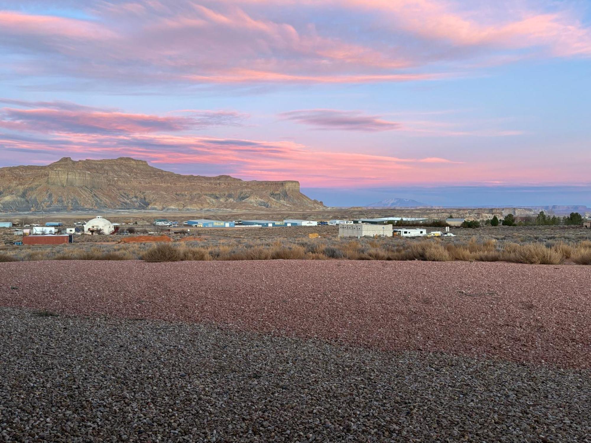 Page Arizona Border Town- Crimson Suite, Desert Canyon Getaway With Views Big Water Extérieur photo